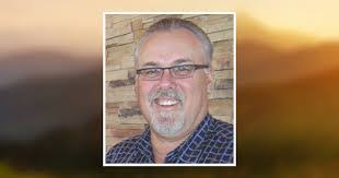 Sam Davison's Instagram, Twitter & Facebook