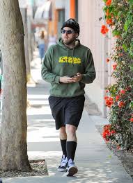 Jonah hill, who stars in the new film wolf of wall street was spotted leaving his gym in los angeles on sunday. Jonah Hill S Gotten Buff And The Internet Doesn T Know How To Deal