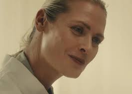 Who would win in a fight between Aunt Gayle and Cynthia?