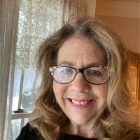 Donna Dunphy's Instagram, Twitter & Facebook