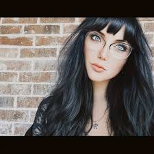 Danielle Lively (@daniellemeows) • Instagram photos and videos