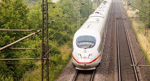 So können sie schon im vorfeld überlegen, ob sie beispielsweise lieber einen sitzplatz reservieren oder auf eine andere verbindung ausweichen wollen. Bahn Und Flugreisen Wahrend Erweiterter Ausgangsbeschrankung Baden Wurttemberg De
