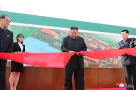 North korea's leader kim jong un was last seen in public on april 11, when he chaired a workers' party meeting. Kim Jong Un Resurfaces State Media Says After Weeks Of Health Rumors The New York Times
