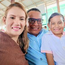 What is the best way to get from the airport to the ferry terminal in  Belize for a large group?