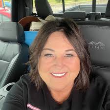 Andy and Lisa Martin come from Columbus Mississippi to eat lunch and join  the “roadtrippers” club!