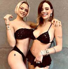 La cantante con il suo fisico. Silvia E Giulia Provvedi Le Donatella Ecco Perche Abbiamo Rifatto Il Seno Desideravano Sfoderare La Loro Sensualita Silvia Poi Dopo L Isola Dei Famosi Non Si Piaceva Piu Bella News