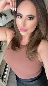 Hallie Russell's Instagram, Twitter & Facebook