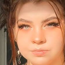 Jessica (@jessie_streek)