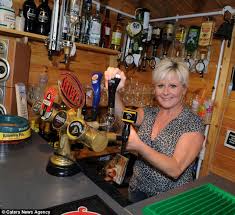 Cele mai bune retete si cel mai bun raport. That S One Way To Avoid The Smoking Ban Couple Turned Their Garden Shed Into A Pub Complete With A Dartboard And Even A Slot Machine Daily Mail Online