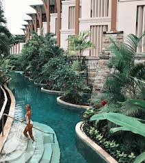 7 858 Curtidas 110 Comentarios Hannah Perera Hannah Perera No Instagram Early Morning Dips In The Pool Sof Places To Go Elegant Hotel Luxury Resort