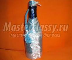 мастер класс по украшению бутылки шампанского на новый год Svadebnoe Ukrashenie Shampanskogo Svoimi Rukami Zhenih I Nevesta Master Klass S Poshagovymi Foto Ukrasheniya Svadebnye Butylki Shampanskoe