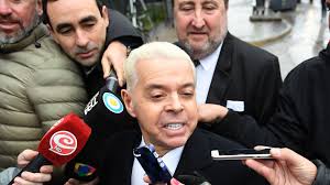Sep 02, 2021 · oyarbide no sólo fue el primer juez de su familia, también el primer abogado. Murio El Ex Juez Federal Norberto Oyarbide Estaba Internado Por Coronavirus Sportlepsia