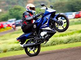Browse the latest picture gallery of yamaha r15 v3.0 online in india. R15 Bike Wallpapers Wallpaper Cave
