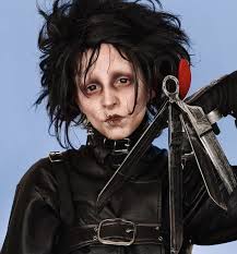 Hombre manos de tijera