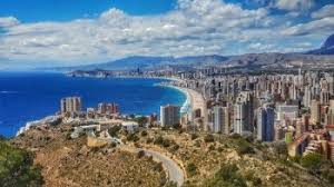 Toda la información municipal y canal de comunicación del ciudadano, residente, emprendedor y turista. Vanntemperatur I Benidorm Spania I August