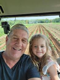 Première photo, champs de patates l'année passer et la 2e et 3e photo cette  année à la même date .