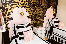 Black and gold is a chic and refined color scheme to use anywhere you want to add a bit of luxury. Black And Gold Girls Bedroom