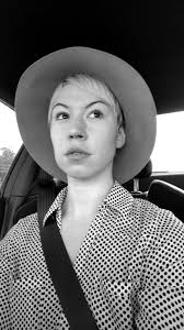 Victoria Kroell (@VictoriaKroell)