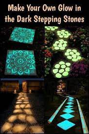 Light Up Your Garden Pathway By Making Glow In The Dark Stepping Stones Decoracion De Jardines Modernos Ideas De Jardineria Paisajismo De Patio