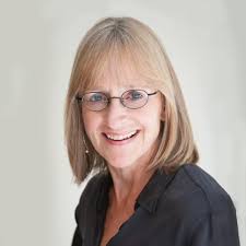 Caroline Miller's Instagram, Twitter & Facebook