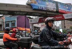 Lesen d merupakan kelas lesen memandu kereta manual. Lesen Memandu Ramai Setuju Kekal Had Umur Sedia Ada Astro Awani