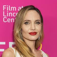 Angelina Camp's Instagram, Twitter & Facebook