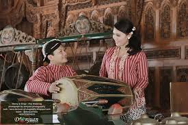 Rias pengantin & persewaan busana adat jawa anindra. Welcome To Flickr