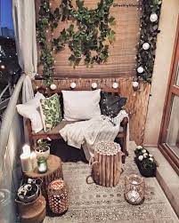 Basta Poco Per Arredare Il Balcone Di Casa Panche E Panchine Sono Un Ot Idea Di Decorazione Arredamento Da Balconi Piccoli Decorazione Balcone Di Appartamento