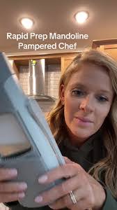 Leanne Dunham's Instagram, Twitter & Facebook