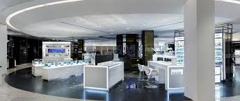 Wenn sie die geschenkkarte im haus genutzt haben, wird der restbetrag auf dem kassenbon angegeben. E Breuninger Gmbh Co Unser Haus In Dusseldorf Haus Breuninger Dusseldorf