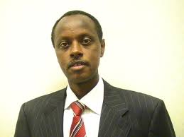 Birababaje kuba Kagame Paul w'imyaka 64 adashaka kuva ku butegetsi ku  neza.Gusa ntibitangaje. Umva icyo babivugaho.