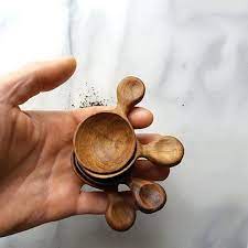 accessoires de cuisine en bois idees originales et nature cuisine bois bois sculpte ustensiles de cuisine en bois