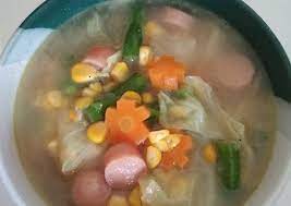 Kuah bening yang dihidangkan bersama daging kambing empuk dan sayur tambahan lainnya, tentu dapat melegakan tenggorokan sekaligus mengenyangkan. Resep Sayur Sop Paling Enak Oleh Bunda Birru Cookpad