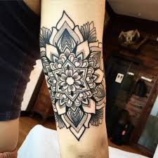 Ornamental Black Mandala Tattoo On The Back Of The Right Upper Arm Tricep Tattoos Simple Mandala Tattoo Tattoos