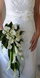 Bridal Bouquets Contemporary Wedding Flowers Wedding Bouquets By Color Types Of Weddin Contemporary Wedding Flowers Lily Bouquet Wedding Lily Bridal Bouquet