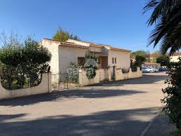 Belle maison de ville avec cave de 15 m². Vente Maison Individuelle 3 Pieces 82 M A Istres 13800
