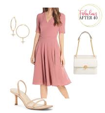 Stick the baby's ultrasound picture on a signing mat and ask the guests to sign it. 5 Beautiful Tips On What To Wear To A Baby Shower As A Guest