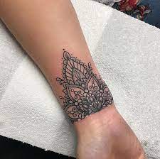 Pin By Henna Designs Hand On Tatowierung Frau Arm Tattoos For Women Mandala Wrist Tattoo Mandala Tattoos For Women