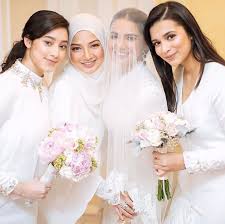 'kami bukan adik beradik tiri' pendedahan mengejutkan raysha rizrose tentang hubungan dengan uq. Siblinggoals 13 Adik Beradik Selebriti Popular Di Malaysia Mana Satu Pilihan Korang Remaja
