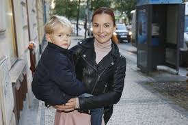 Radka třeštíková je populární spisovatelka, veřejnosti utkvěla v paměti i díky svému účinkování v pořadu stardance. Radka Trestikova Ze Stardance Spory Na Parketu I V Manzelstvi Blesk Cz