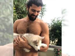 Vijay deverakonda latest breaking news, pictures, photos and video news. Vijay Deverakonda Flaunts His Fit Avatar Filmfare Com