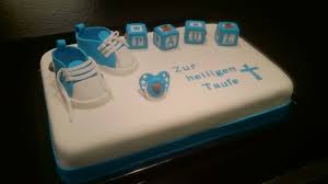 The birthday boy loves books and his favourite animal characters! Torte Zur Taufe Converse Motivtorten Von Ingrid Miller