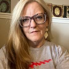 Dana Hamlett's Instagram, Twitter & Facebook