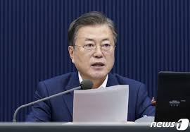 그는 김진국 수석은 노동 인권 변호사로서 문재인 정부의 감사위원, 대통령과 함께 참여정부 민정에서 법무비서관으로 근무했다며 사법개혁, 국정철학 이해도와 풍부한 법조계 경력, 소통으로 권력기관 개혁 완수하고 공직사회 기강 확립할 적임자로. Czc1ahnxxxtjfm