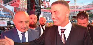 Sanık bedirhan şinal'ın sedat peker'in 3 milyar dolar serveti var iddialarına peker, ben para konusunda çok şanslıyım. Sedat Peker Kimdir Kac Yasinda Aslen Nereli Esi Gencligi Hayati