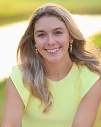 Hey there!!! My name is Olivia Tite but most people call me Ollie, I am  from McAllen Texas, and I will be attending Baylor in the fall as a  business major!! I