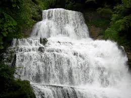 Certes lons le saunier n'est pas une grande ville mais elle se dynamise. Tourisme Autour De Lons Le Saunier Guide Vacances Week End