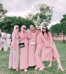 Atasan sparta, batwing, dan sari. 30 Model Bridesmaid Hijab Dress Seragam Kebaya Gaun