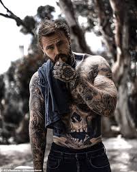This is a nice sample of male poses to show your model' e strong arms, shoulders and athletic body. La Man Loses 330lbs And Becomes Model After Covering Up Weight Loss Surgery Scars With Tattoos Daily Mail Online