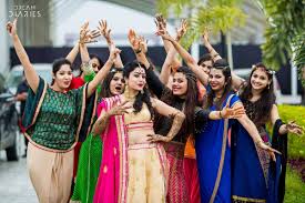 Best Friend S Wedding A Few What Tos Before She Says I Do Indian Wedding Photography Couples Wedding Couple Poses Wedding Couple Poses Photography